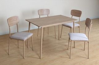 Mesa comedor + 4 sillas madera y metal