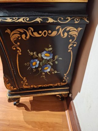 Reloj de pie tempus fugit, pintado a mano