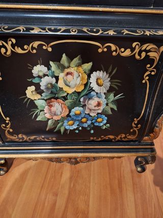 Reloj de pie tempus fugit, pintado a mano