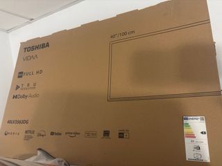 TV Toshiba 40 Full HD con base pared
