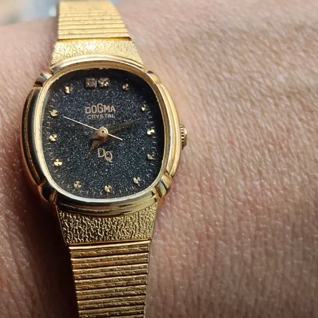 Reloj Dogma Mujer Dorado y Negro