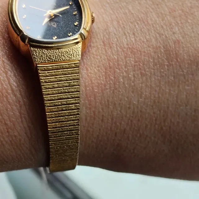 Reloj Dogma Mujer Dorado y Negro