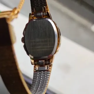 Reloj Dogma Mujer Dorado y Negro