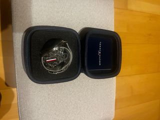 Conjunto Tommy Hilfiger: Reloj, Collar y Pulsera