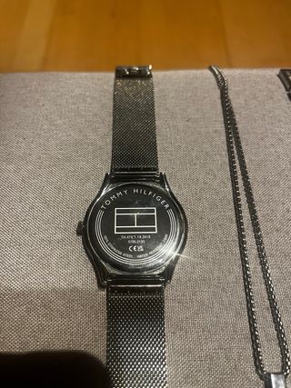 Conjunto Tommy Hilfiger: Reloj, Collar y Pulsera