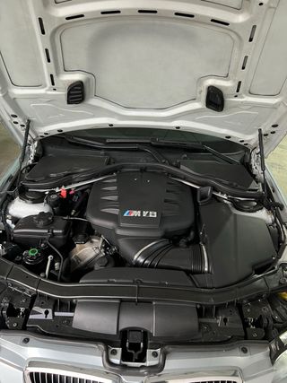 BMW M3 e92 MANUAL Carbon