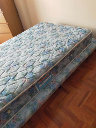 Colchón 105cm y canapé a juego