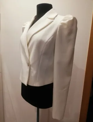 Chaqueta blanca manga abullonada