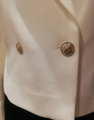 Chaqueta blanca manga abullonada