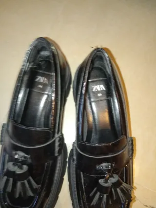 Mocasines Zara charol negros talla 38