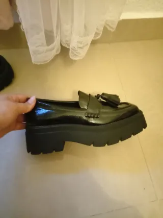 Mocasines Zara charol negros talla 38
