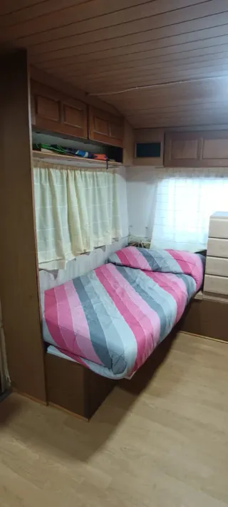 Caravana+ Avance+ caseta cocina  camping la Sureda