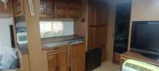 Caravana+ Avance+ caseta cocina  camping la Sureda