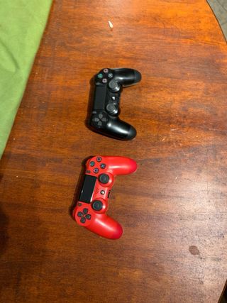 CD PS4 e Joystick DualShock 4 Sony