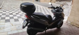 Kymco 300cc Maxi Scooter Automática