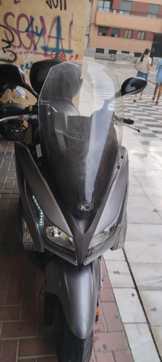 Kymco 300cc Maxi Scooter Automática