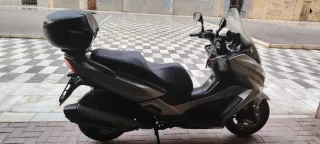 Kymco 300cc Maxi Scooter Automática