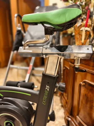 Bici Estática Cecotec extreme Negra y Verde