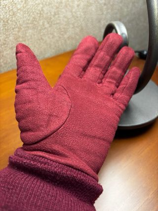 Guantes rojos de cuero y tela