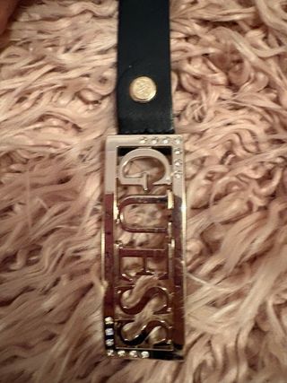 Cinturón Guess Hebilla Dorada con Cristales