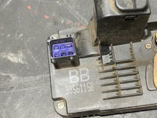 Motor cierre 90561158 opel zafira a 1.8 16v 56536