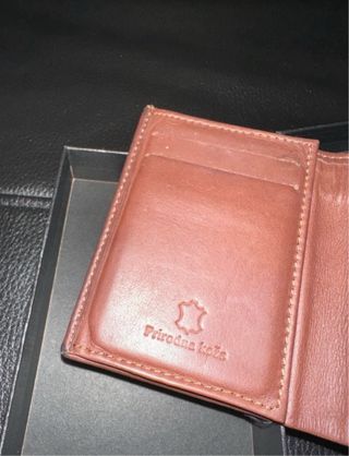 Cartera de cuero marrón