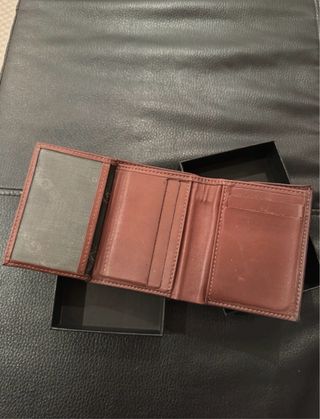 Cartera de cuero marrón