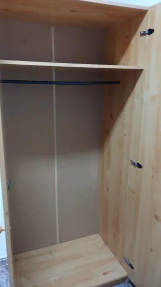 Armario ropero de madera