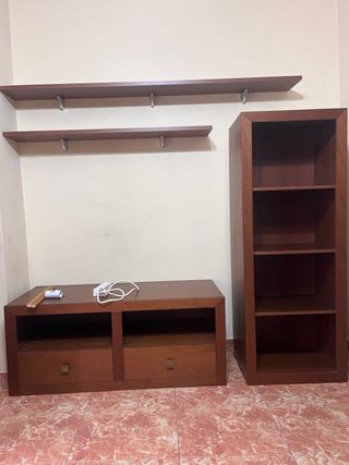 Mueble TV de madera marrón