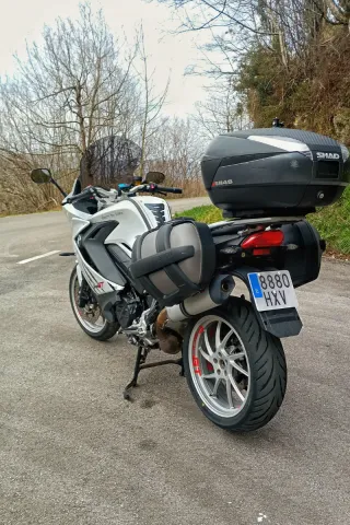 BMW F800GT Plata/Blanco Touring
