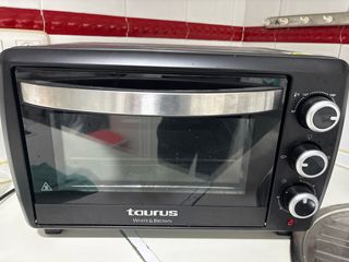 Horno Eléctrico Taurus 22L