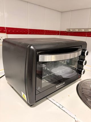 Horno Eléctrico Taurus 22L