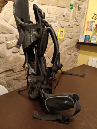 Mochila porta bebé montaña Quechua