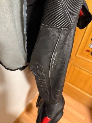 Traje Dainese Laguna Seca 5 Negro/Rojo