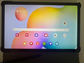 Samsung Tab S6 Lite con cover, penna e tastiera