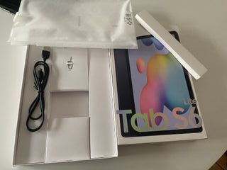 Samsung Tab S6 Lite con cover, penna e tastiera