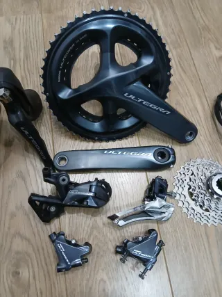 Gruppo Shimano Ultegra 11v Perfetto tutto in condizioni impeccabili.