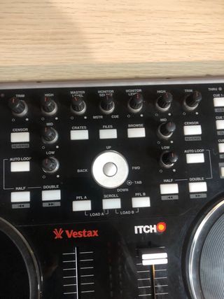Vestax VCI-300 DJ Controller + ITCH CD LEER LEER