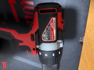 Atornillador Milwaukee con maletín