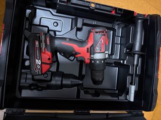 Atornillador Milwaukee con maletín