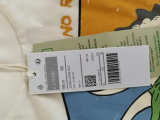 Camiseta Benetton dinosaurio triceratops 2-3 años