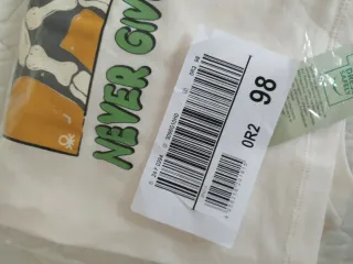 Camiseta Benetton dinosaurio triceratops 2-3 años