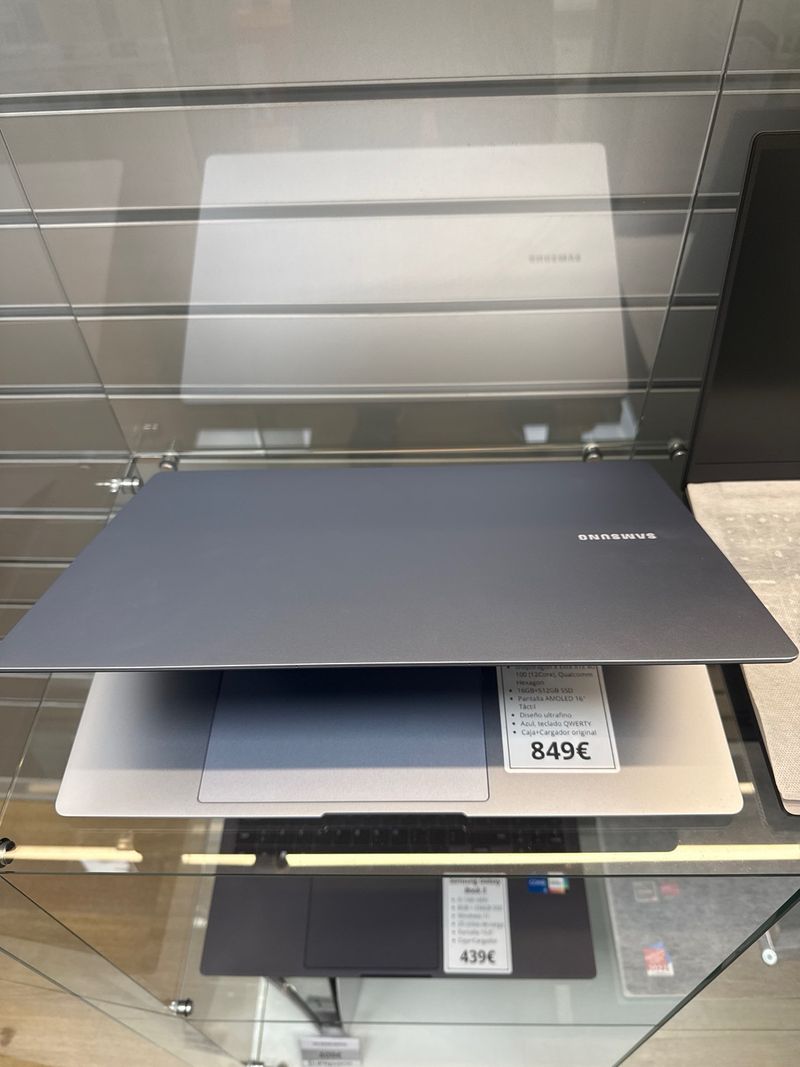 Samsung Galaxy Book4 Edge Plata afbeelding 2