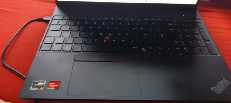 Lenovo Thinkpad AMD Ryzen 5 7535HS afbeelding 4
