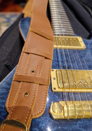 Correa de cuero full grain y ante para guitarras