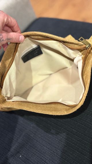 Bolso de piel con textura de cocodrilo