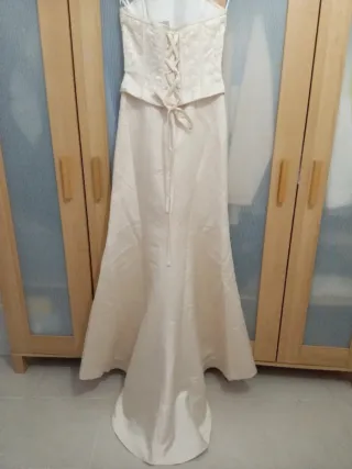 Vestido de Novia Raso Bordado Talla 42