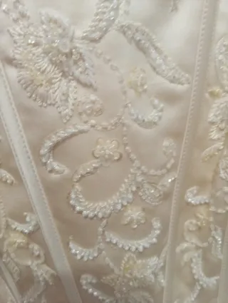 Vestido de Novia Raso Bordado Talla 42