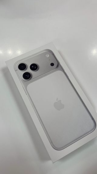 iPhone 17 Pro Max Plata