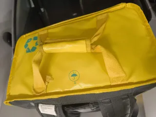 Mochila Glovo amarilla